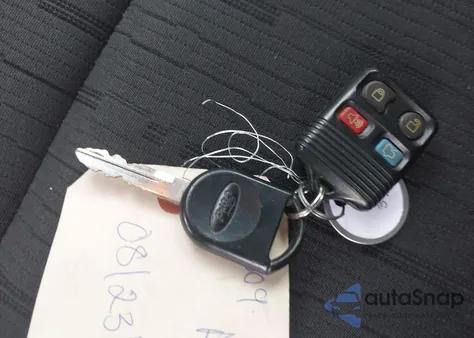 2009 Ford Focus Se z USA, uszkodzony, nr VIN 1FAHP32N29W224590